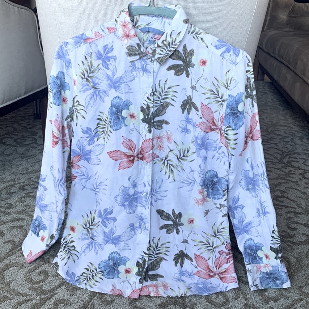 Tommy Bahama Floral Long- Sleeve Linen Shirt. Size small.